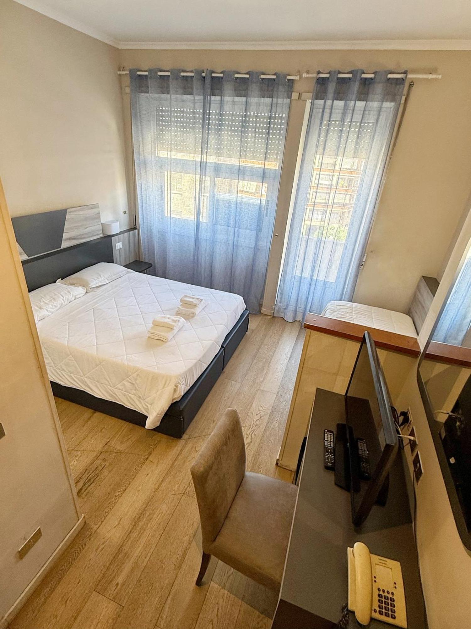 Hotel Laura Roma Esterno foto